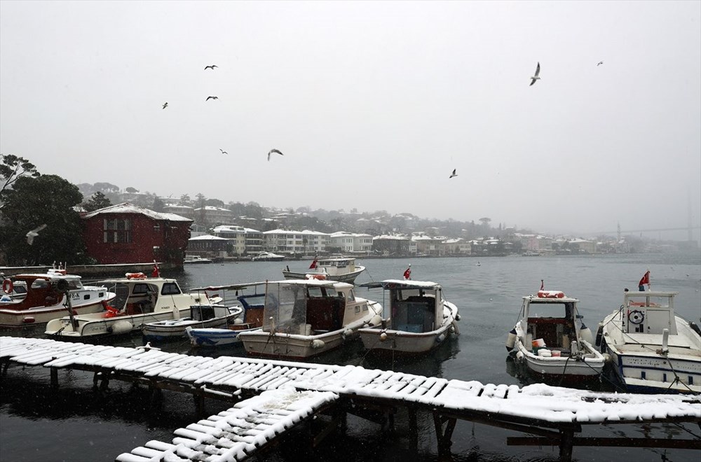 İstanbul'da kar yağışı devam ediyor - 12