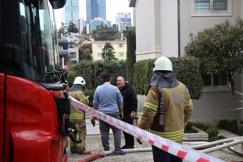 Cem Yılmaz'ın evinde yangın çıktı - 1