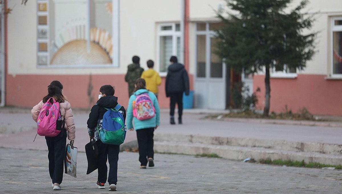 SON DAKİKA HABERİ: Adana'da eğitime 13 Mart'a kadar ara verildi