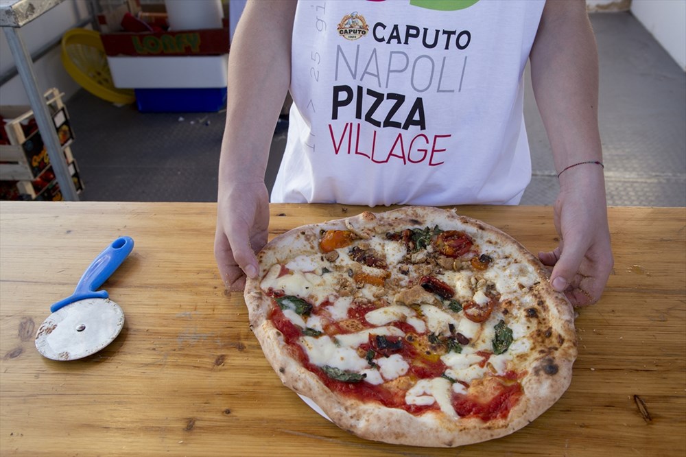 pizza koyu festivali unlu isimlerin