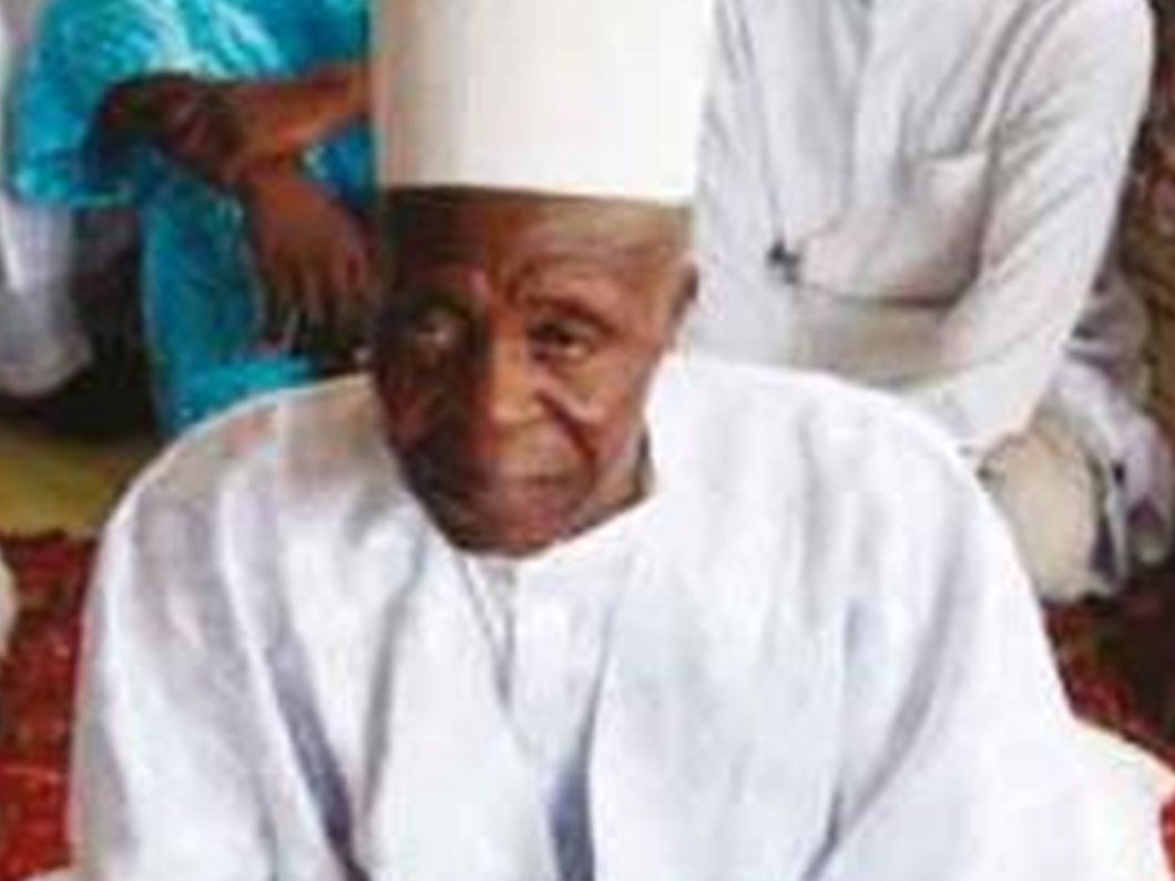 Nijerya Da 130 Karisi Olan Adam 93 Yasinda Oldu Ntv