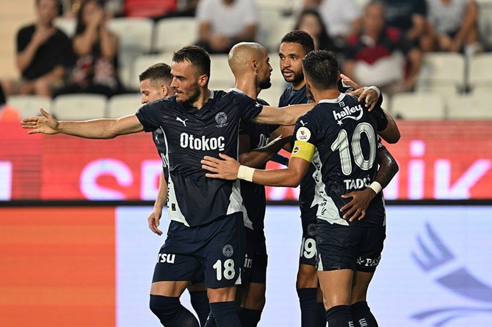 Canlı anlatım: Fenerbahçe, Kadıköy'de Antalyaspor karşısında - 3
