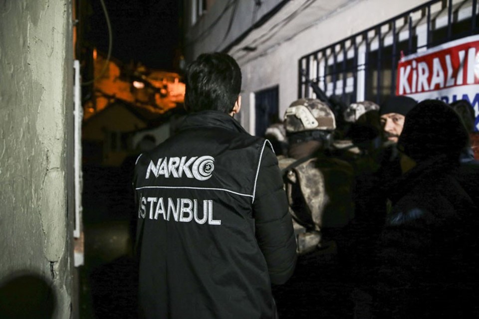 İstanbul'da 20 adrese uyuşturucu operasyonu - 1