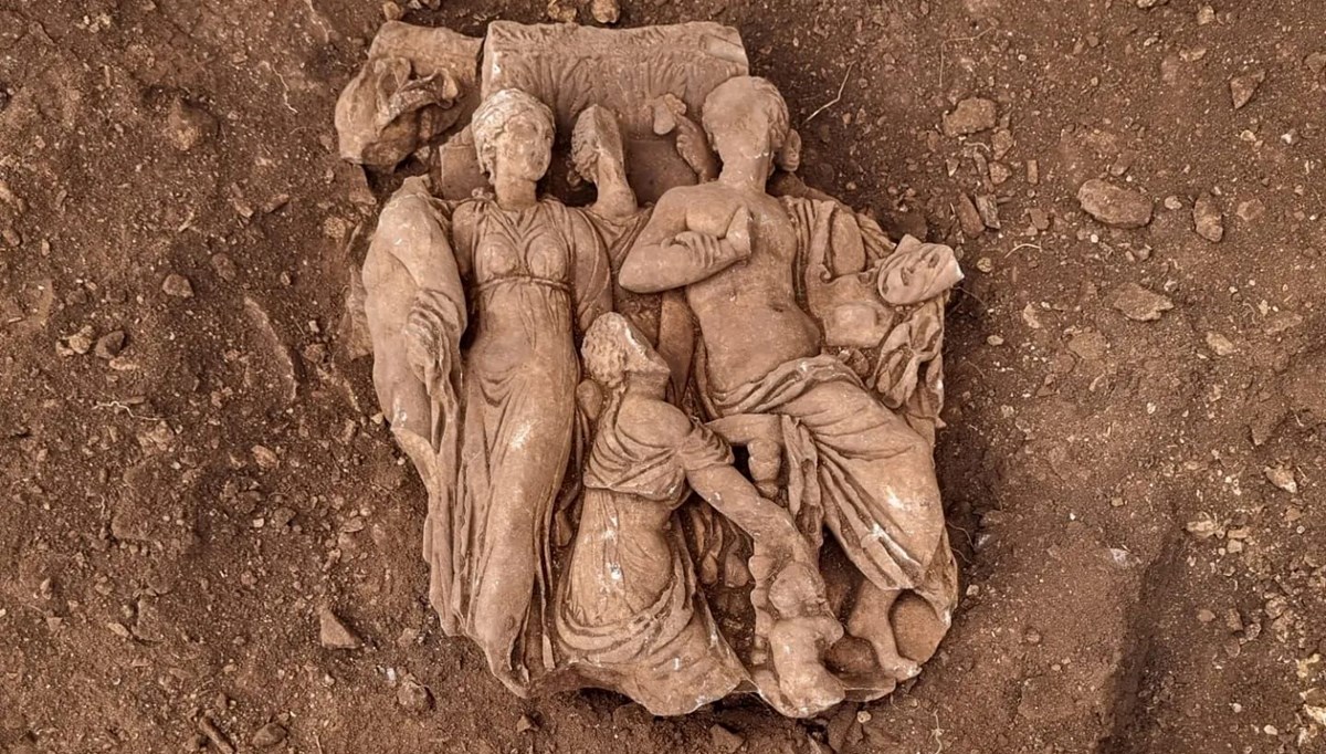 Mersin'deki Olba Antik Kenti'nde kadın heykeli ve 2 friz parçası bulundu