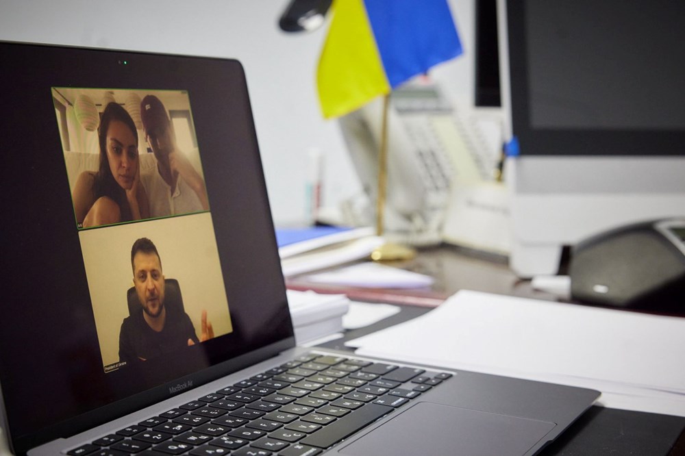 Ukrayna Devlet Başkanı Volodimir Zelenski’den Mila Kunis ve Ashton Kutcher çiftine teşekkür telefonu - 2