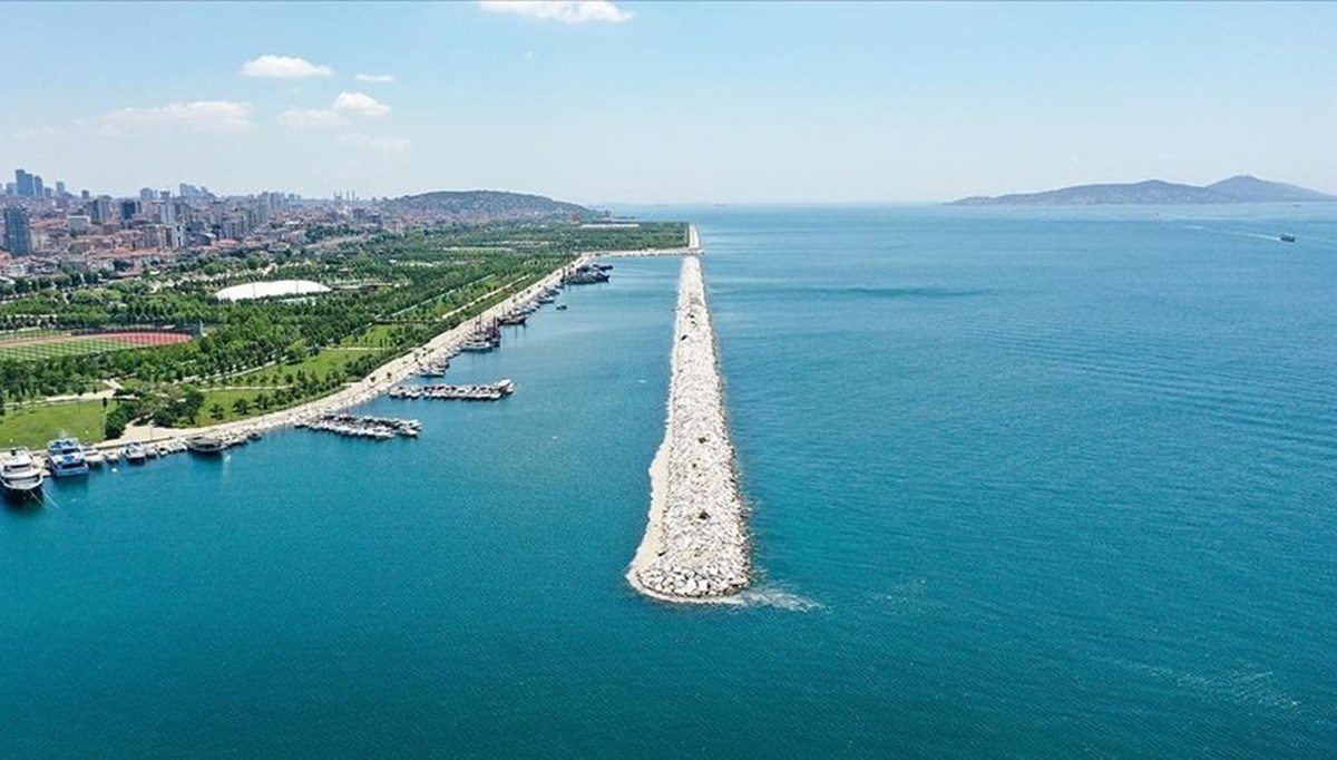 Bakan Kurum: Marmara'da ilk 20 metrede artık müsilaja rastlanmıyor