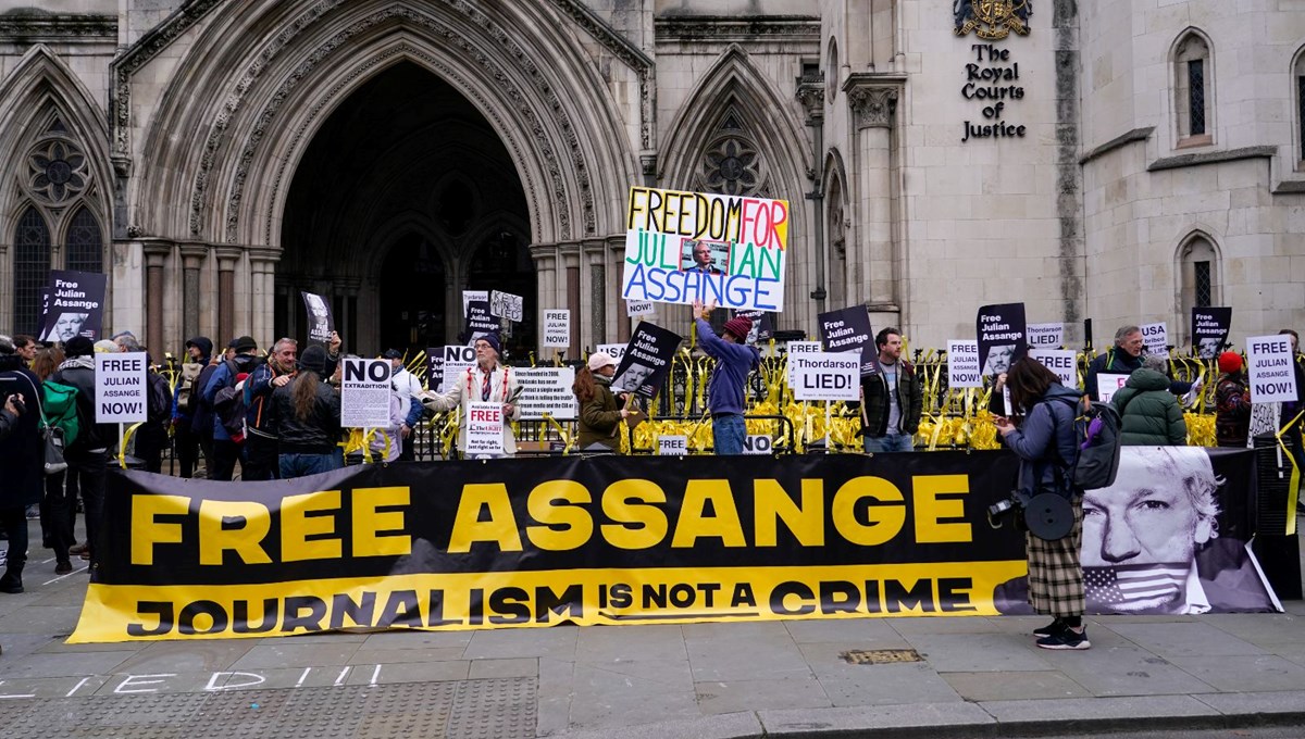 WikiLeaks Editörü: Assange'ın ABD'ye iadesi gazeteciliğin sonu olur WikiLeaks Editörü: Assange'ın ABD'ye iadesi gazeteciliğin sonu olur