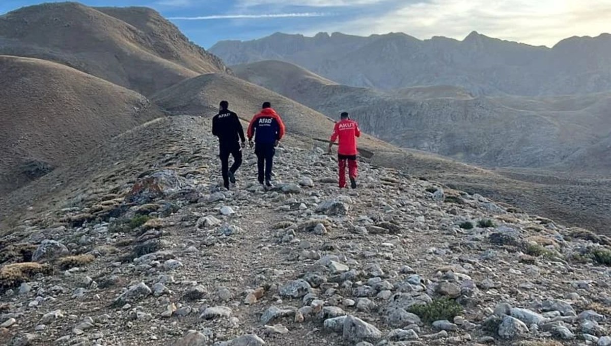 Antalya'da Litvanyalı dağcı uçurumdan düşüp öldü Antalya'da Litvanyalı dağcı uçurumdan düşüp öldü