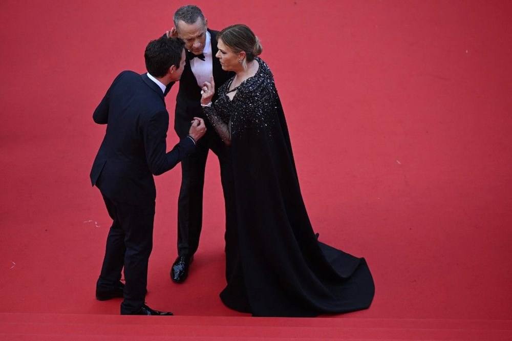 Fotoğraflar gerçekte neyi anlatıyor: Tom Hanks kırmızı halıda kavga mı etti? - 3