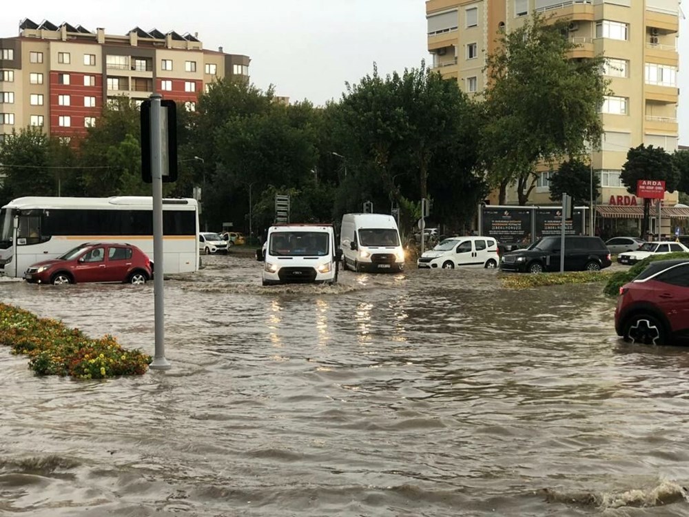 İzmir, Bursa ve Çanakkale'de sağanak etkili oldu - 1