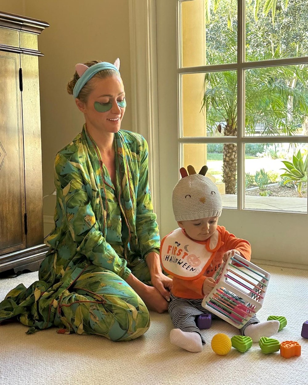 Paris Hilton'un taşıyıcı anneden kızı oldu! Bebek London'a pembe Noel kutlaması - 8