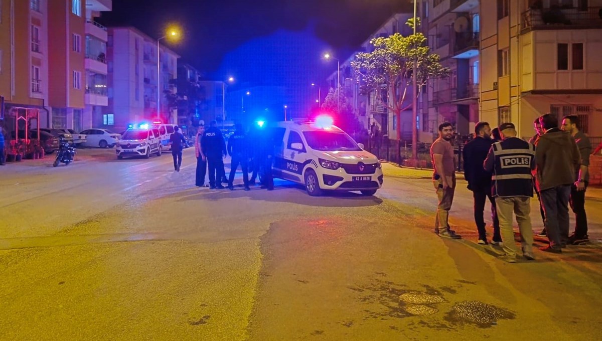 Konya'da bıçaklı kavga: 3 kişi yaralandı Konya'da bıçaklı kavga: 3 kişi yaralandı
