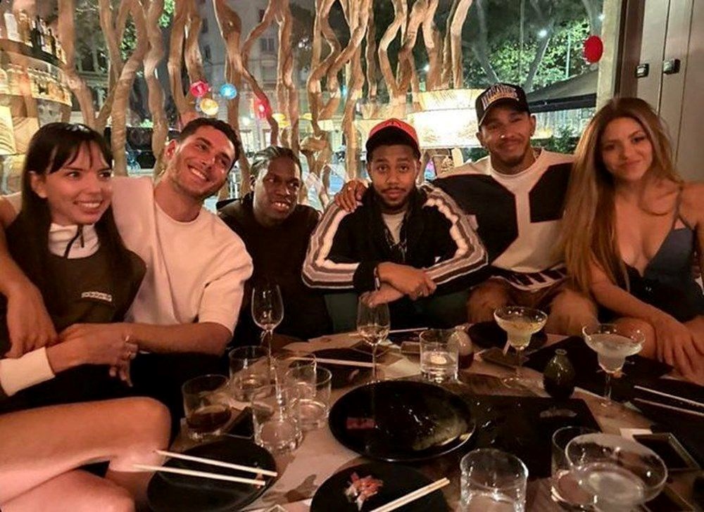 Shakira ile Lewis Hamilton'ın giderek yakınlaştığı iddia edildi - 3