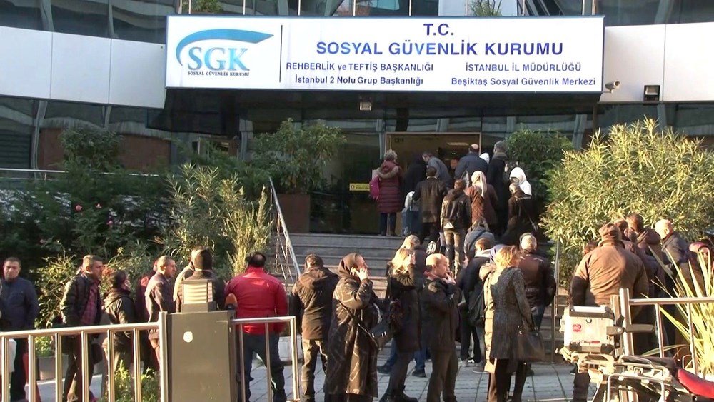 SGK önünde EYT kuyruğu - 8