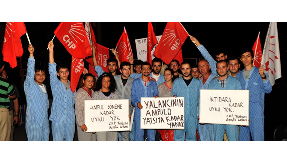 Kılıçdaroğlu'nu pijamayla karşıladılar