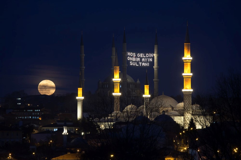 Türkiye'de Ay Işığı Büyüsü: Dolunay Manzaraları Ruhları Okşadı 83 UK8HJXQUlEG5zHt45zu0 Q