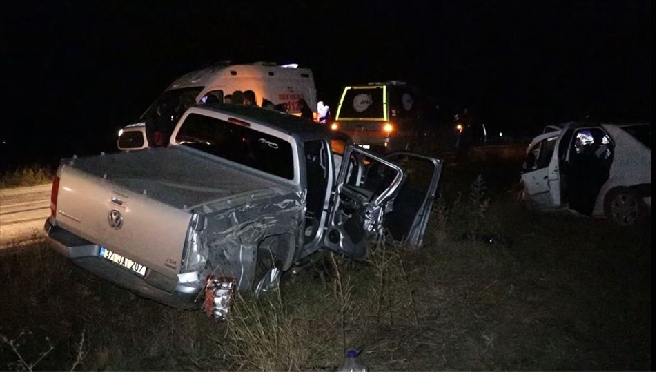 Karabük'te trafik kazası: 2 ölü, 6 yaralı