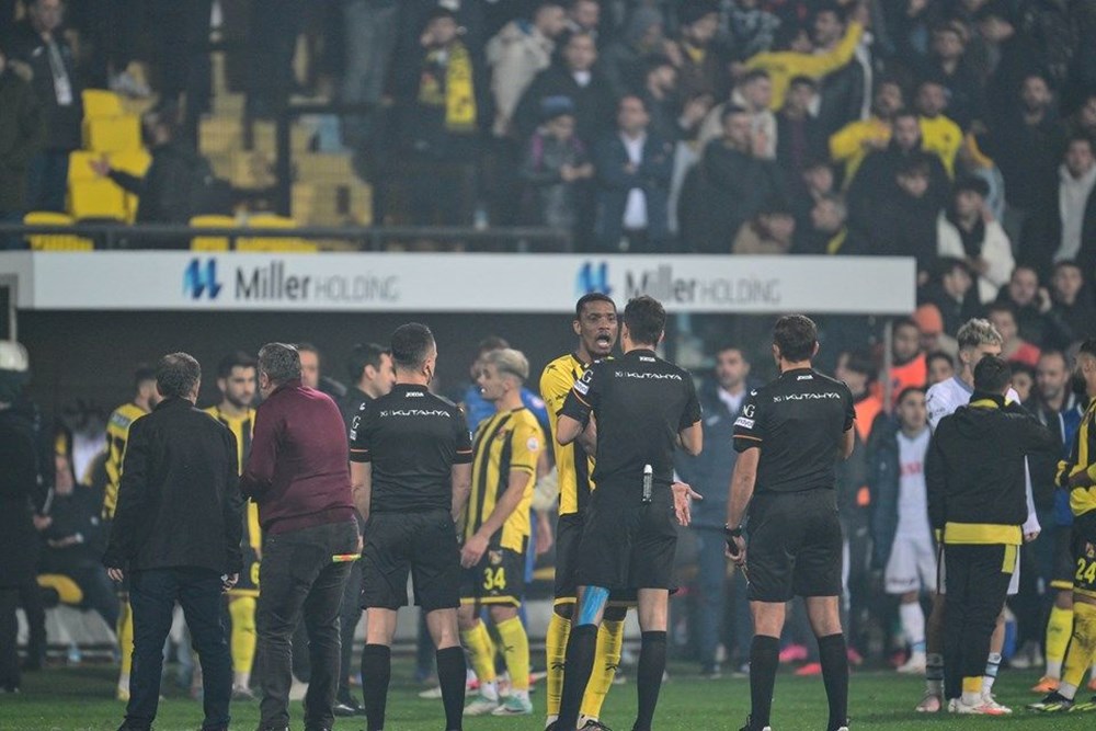 Türk futbolunda gergin sezon - 3