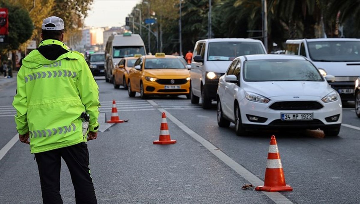 İstanbul’da yarın bazı yollar trafiğe kapatılacak İstanbul’da yarın bazı yollar trafiğe kapatılacak