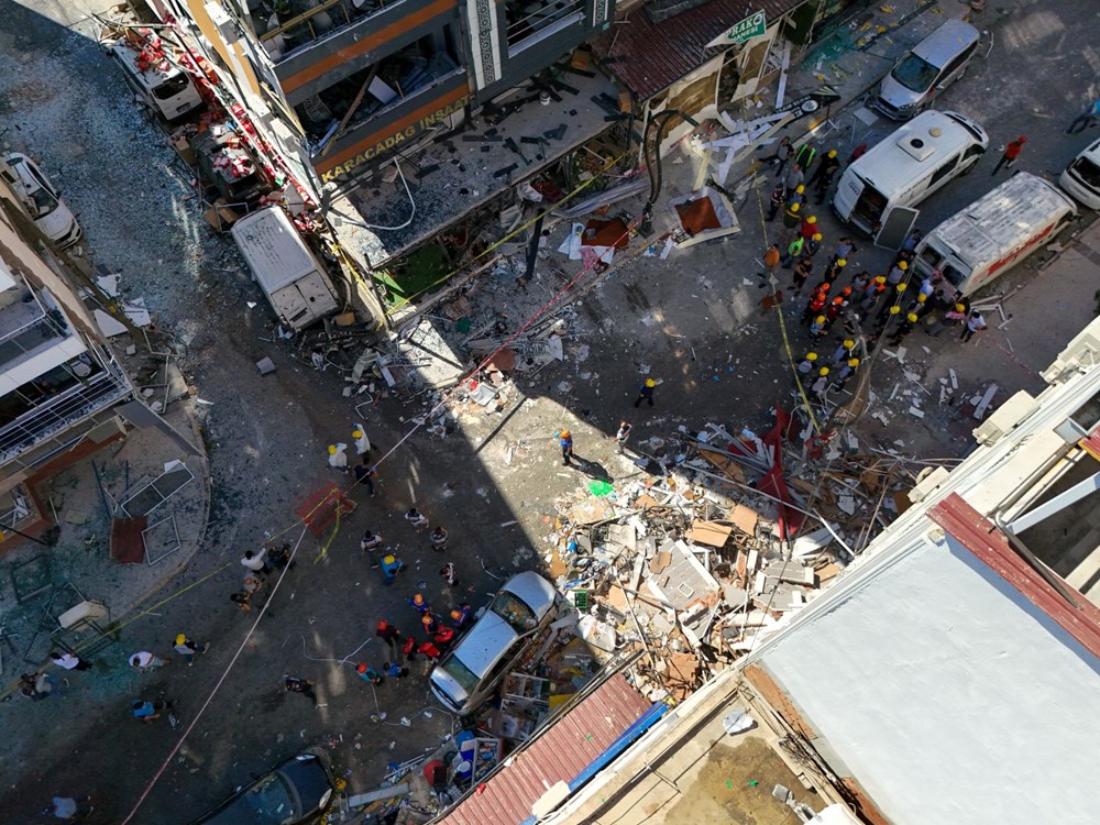 SON DAKİKA HABERİ | İzmir Torbalı’da bir binada patlama: 5
ölü, 57 yaralı - 8