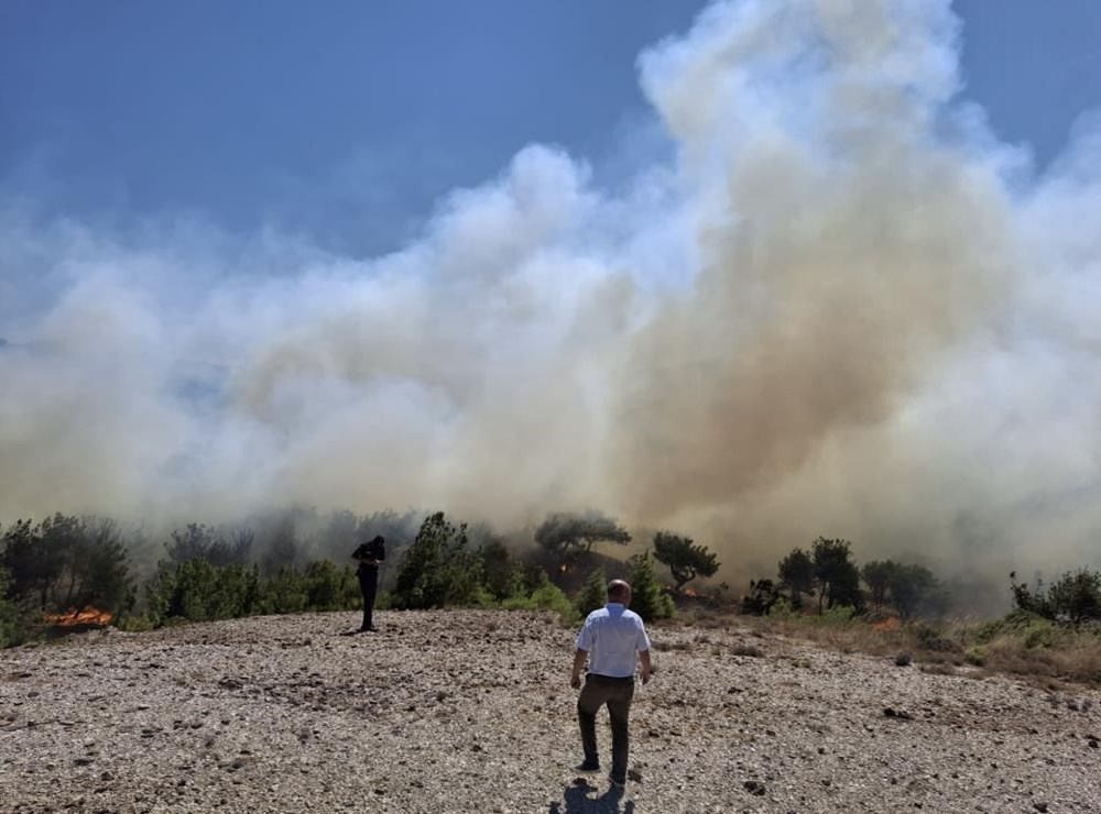 Bozcaada’da yangın paniği: Tüm hava araçları bölgeye yönlendirildi - 3