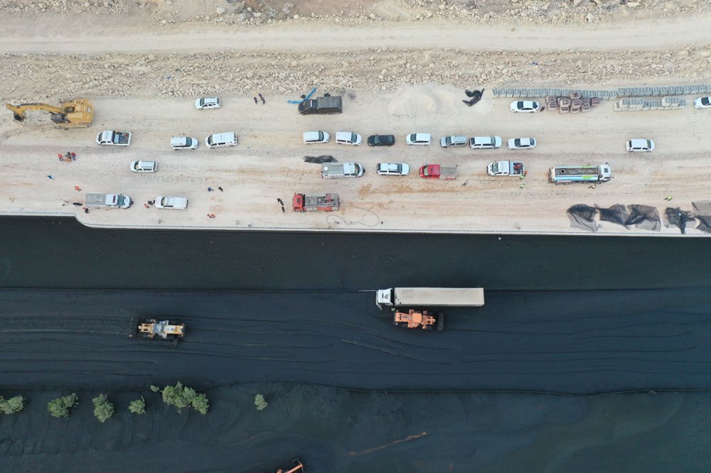 Atık su taştı, Tarsus-Adana-Gaziantep Otoyolu ulaşıma kapandı - 4