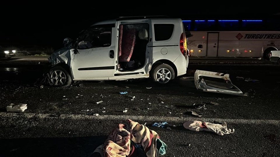 Şanlıurfa'da feci kaza | Otomobil ikiye bölündü: 3 ölü, 6 yaralı - 2