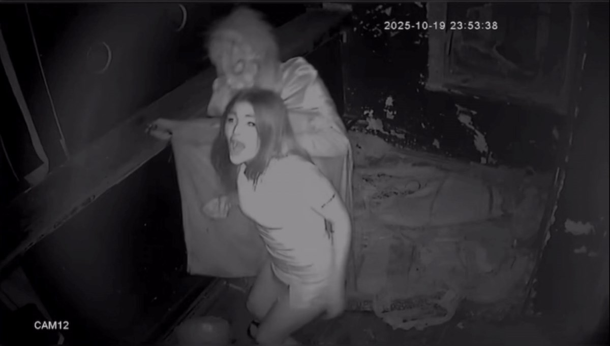 Korku evinde hayatının şokunu yaşadı