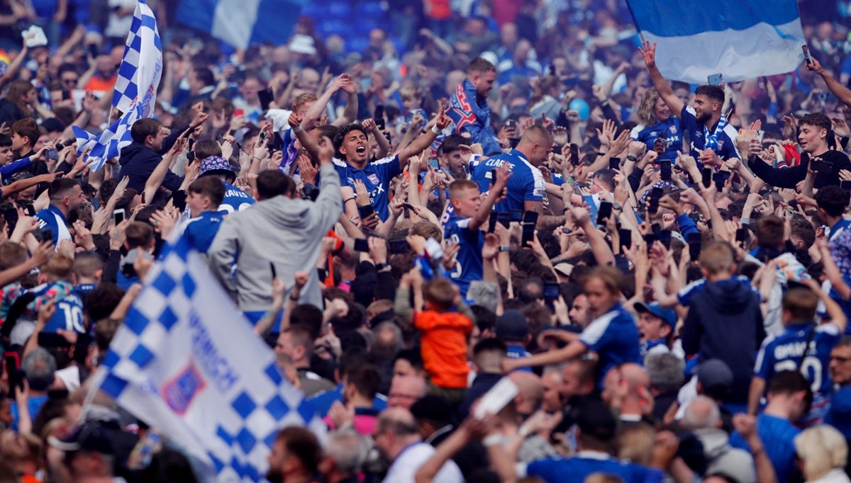 Ipswich Town Premier Lig'e yükseldi Ipswich Town Premier Lig'e yükseldi