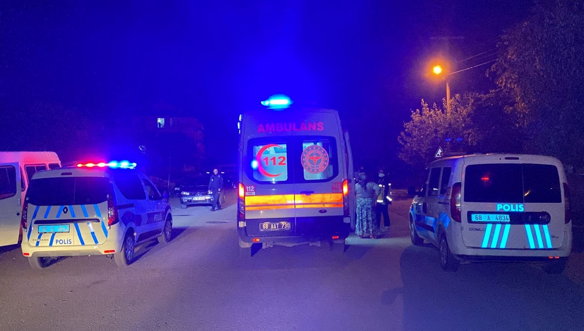 Akrabaların silahlı sopalı yevmiye kavgası: 9 yaralı Akrabaların silahlı sopalı yevmiye kavgası: 9 yaralı