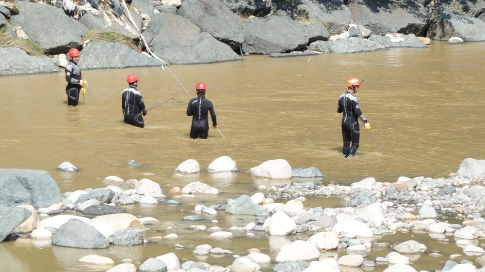 Artvin'de sel afetinin bilançosu ağır: 39 yapı yıkıldı,1459'u hasarlı - 19