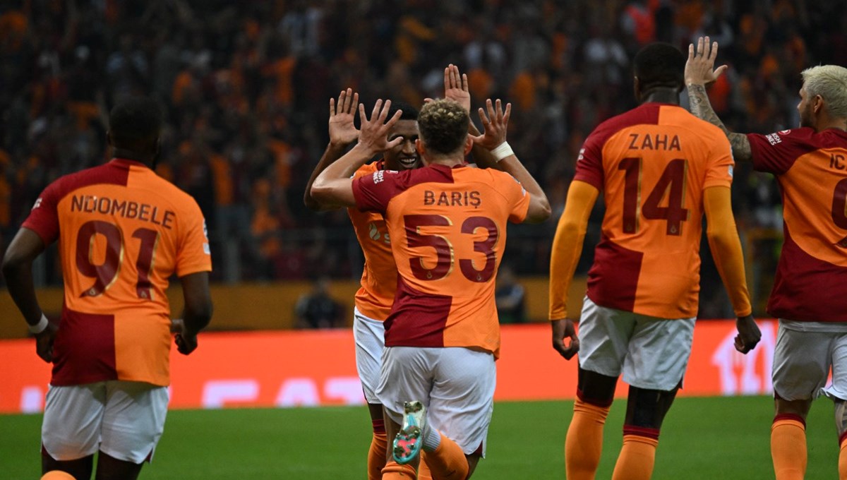 Galatasaray, Manchester United maçının kamp kadrosunu açıkladı Galatasaray, Manchester United maçının kamp kadrosunu açıkladı