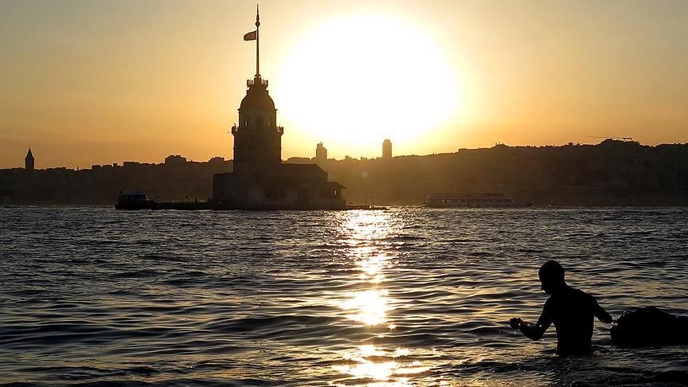 İstanbul'da aşırı sıcak alarmı! 45 derece geliyor, klimalara 24 derece uyarısı - 3