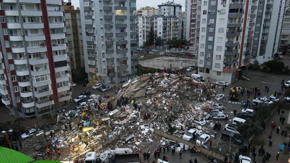 Türkiye yasta... Depremin vurduğu 10 ilden çarpıcı fotoğraflar!