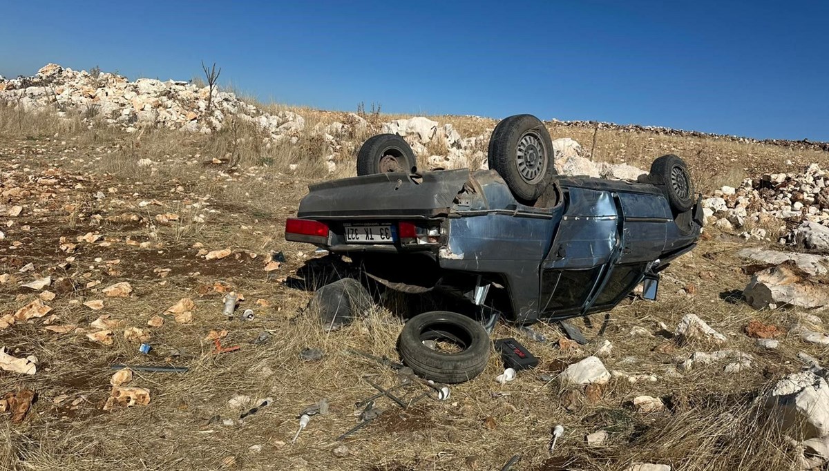 Mardin'de otomobil devrildi: 2 kişi yaralandı