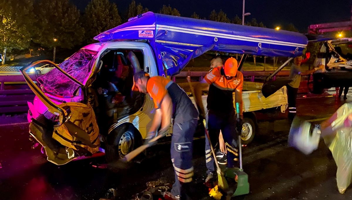 İstanbul'da polis kovalamacası kazayla bitti: 1'i ağır 5 yaralı İstanbul'da polis kovalamacası kazayla bitti: 1'i ağır 5 yaralı