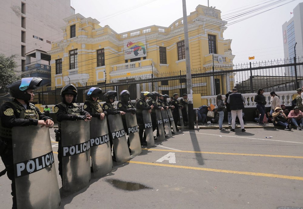 Venezuela'da seçim protestoları sürüyor: "Vandallık yapanların sabıkası kabarık" - 1