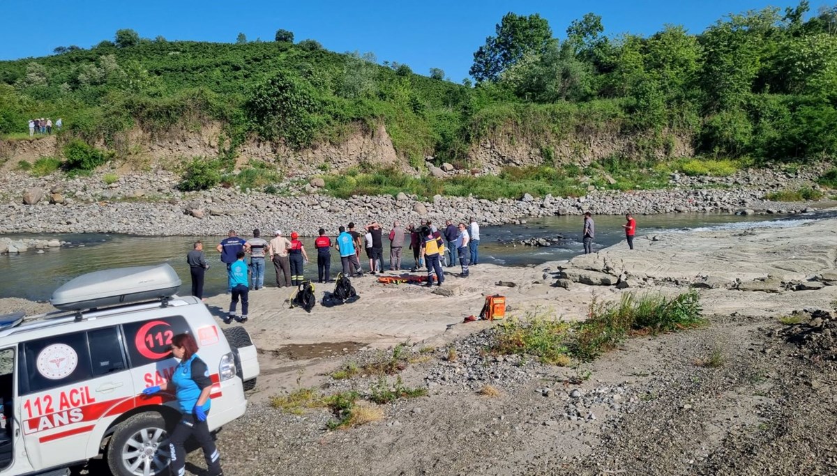 Serinlemek için girdiği ırmakta boğuldu