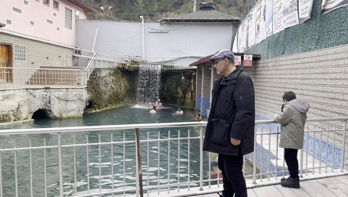 Doğal şifalı sular ilgi odağı oldu: 40 derece, birçok hastalığa iyi geliyor Doğal şifalı sular ilgi odağı oldu: 40 derece, birçok hastalığa iyi geliyor