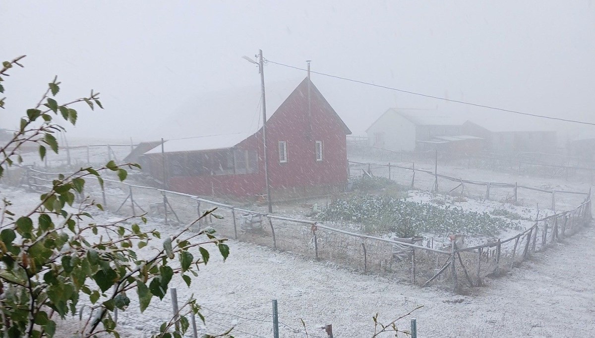 2 gündür devam ediyordu:  Şiddetli yağış yerini kara bıraktı