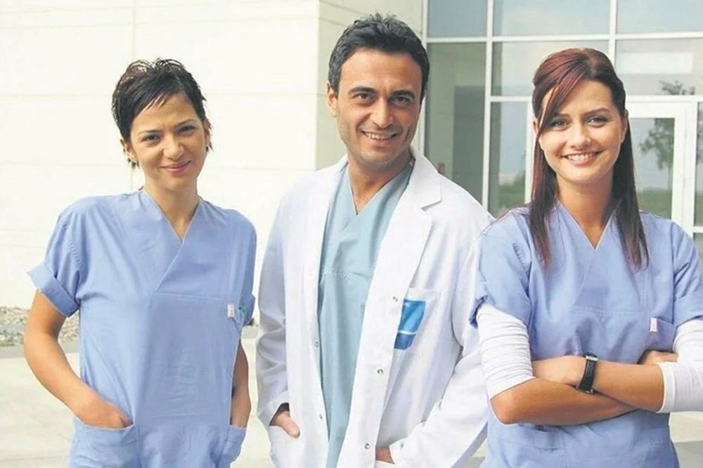 Doktorlar dizisinin oyuncuları yıllar sonra bir arada: Yasemin Özilhan paylaştı - 2