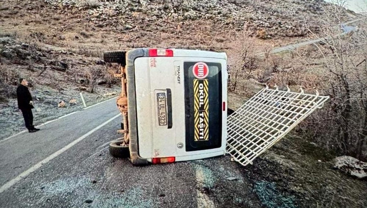 Siirt'te işçi servisi devildi: 11 yaralı