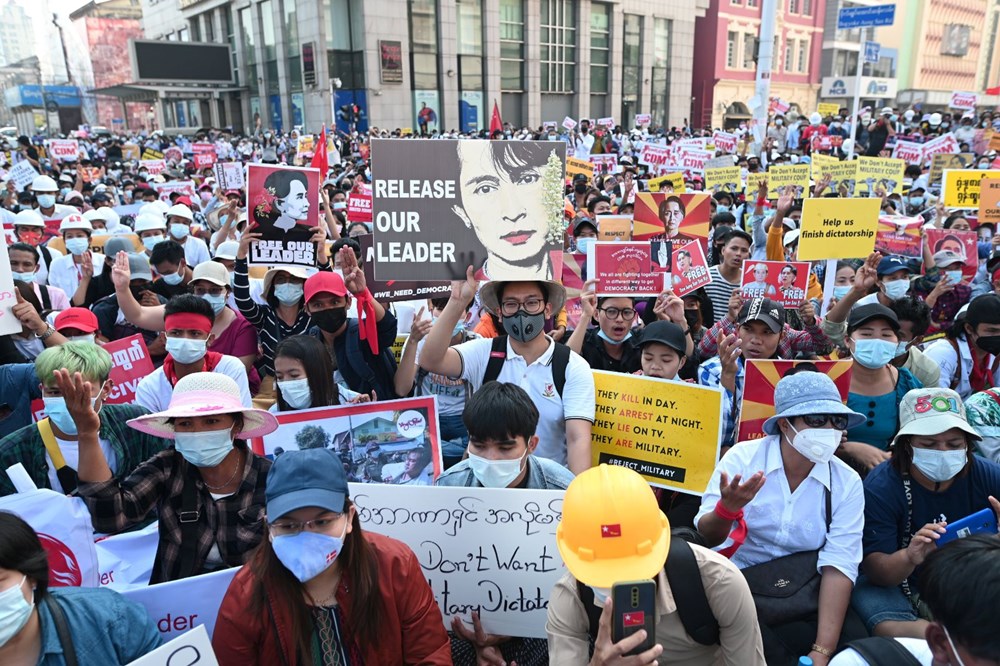 Askeri darbenin ardından Myanmar'da sular durulmuyor - 6