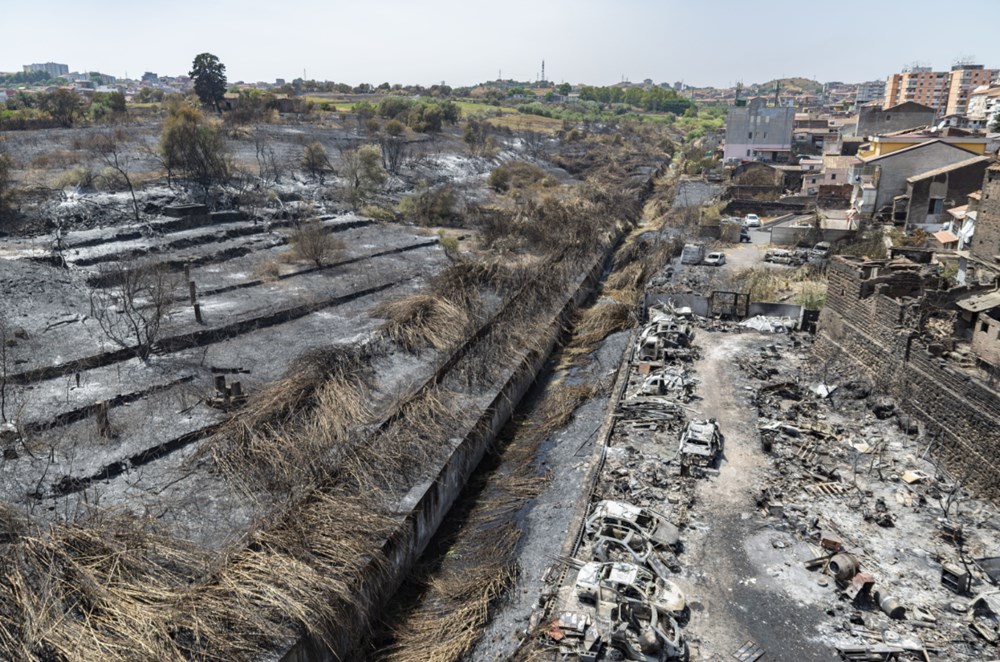 Akdeniz alev aldı: Yunanistan ve İtalya’da orman yangınları sürüyor - 16