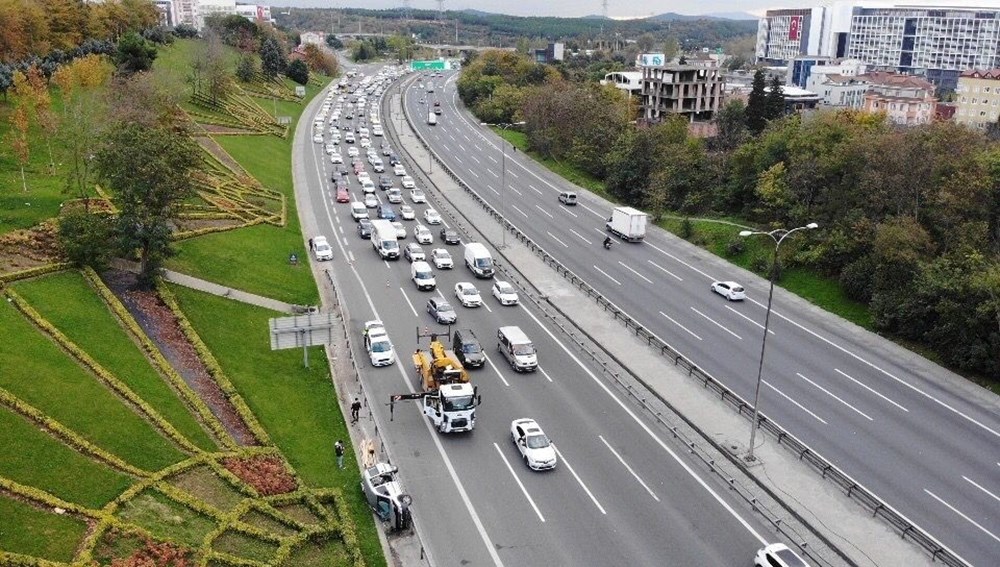 Takla atan araç FSM trafiğini kilitledi - 2