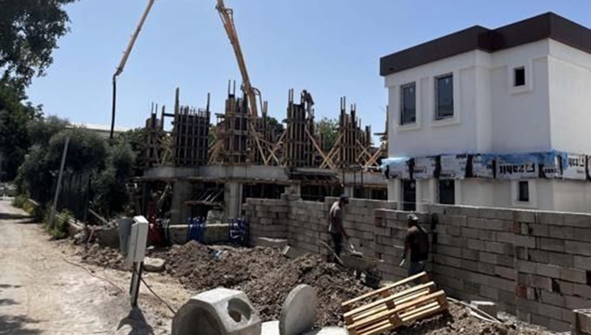 Bodrum'da yasağa rağmen inşaatlar sürüyor: Müşteriler kaçtı Bodrum'da yasağa rağmen inşaatlar sürüyor: Müşteriler kaçtı