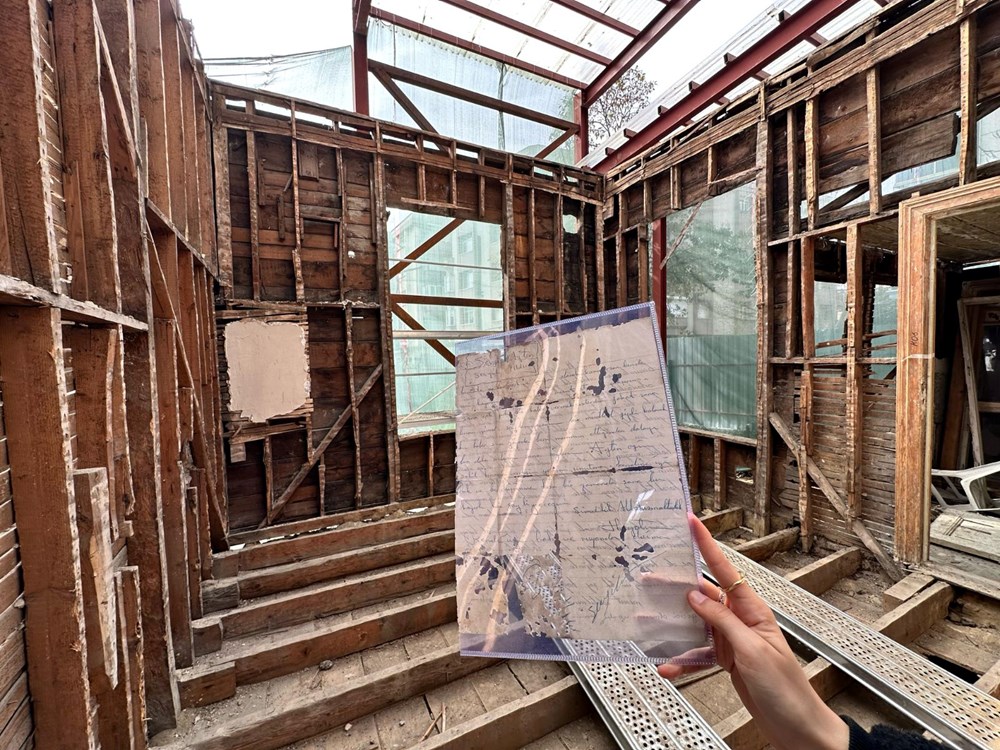 Duvara Gizlenmiş Aşk: Müzede 61 Yıllık Sır Ortaya Çıktı 73