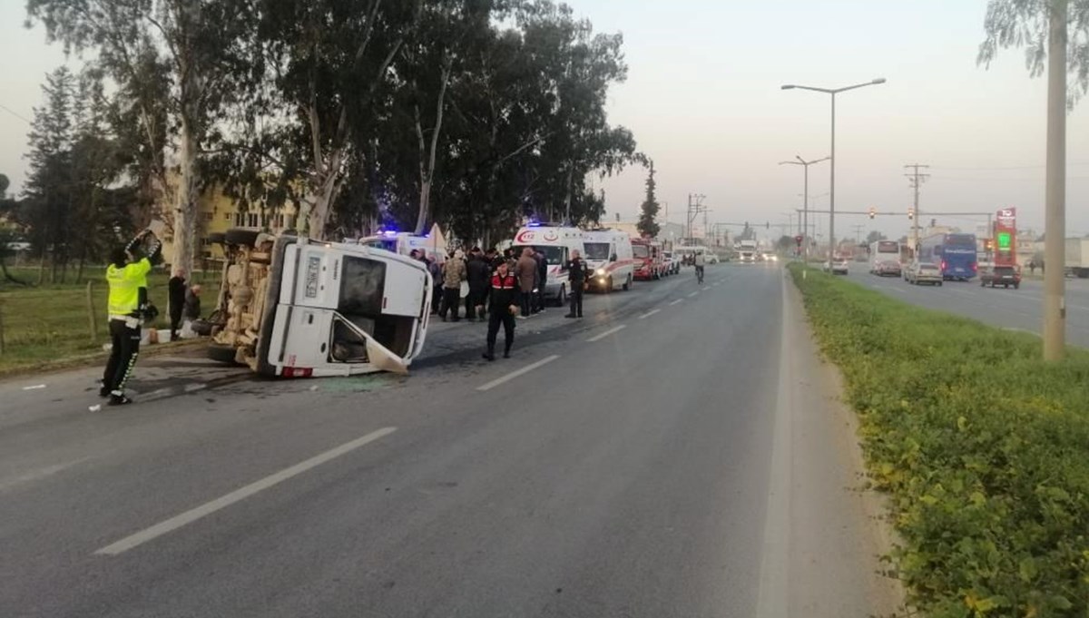 Tarım işçilerini taşıyan minibüs ile kamyonet çarpıştı: 6 yaralı