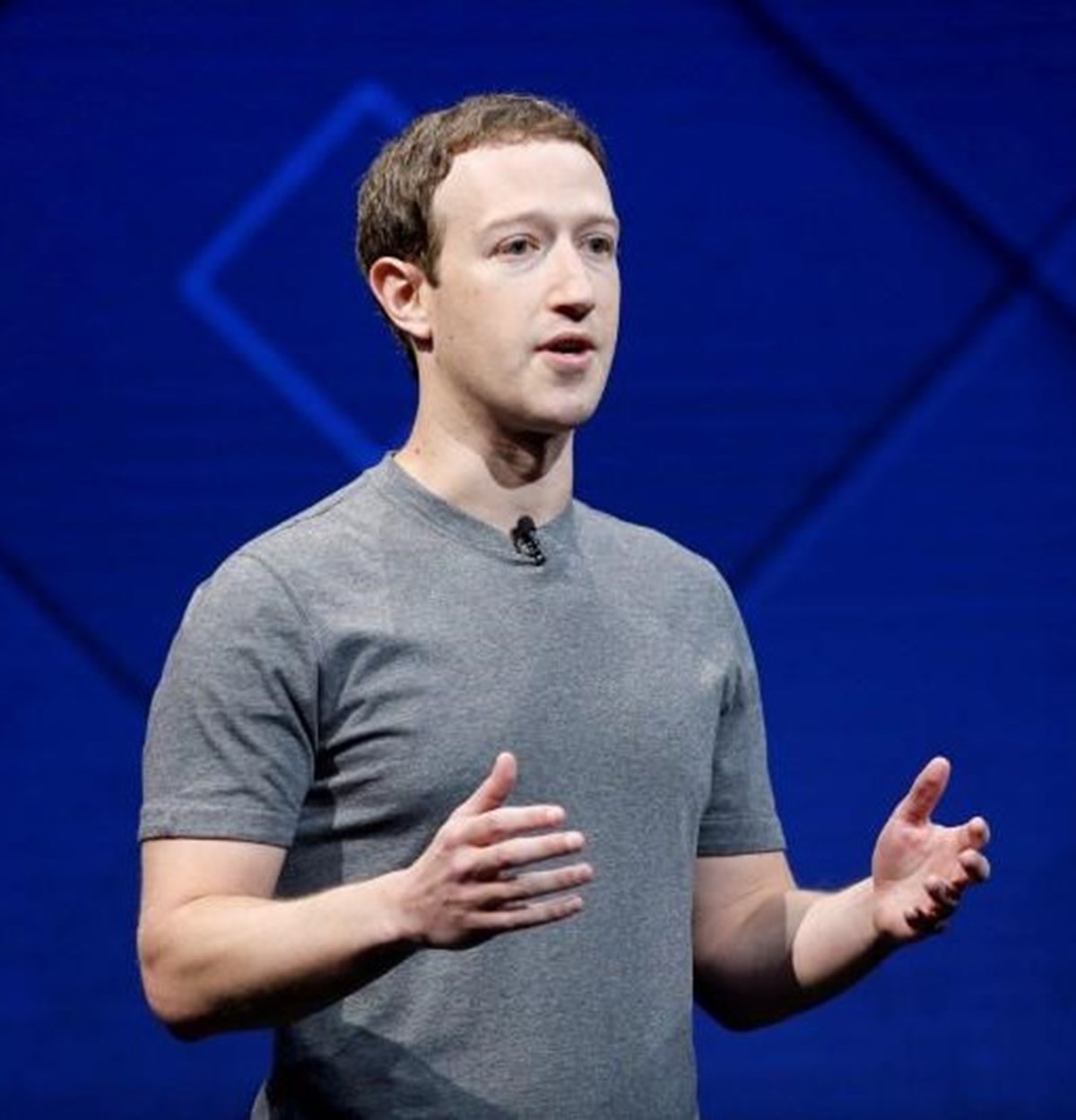 98 milyar dolarlık kişisel serveti ile en zenginler listesinin üst sıralarında yer alan Mark Zuckerberg, Facebook, Instagram ve WhatsApp