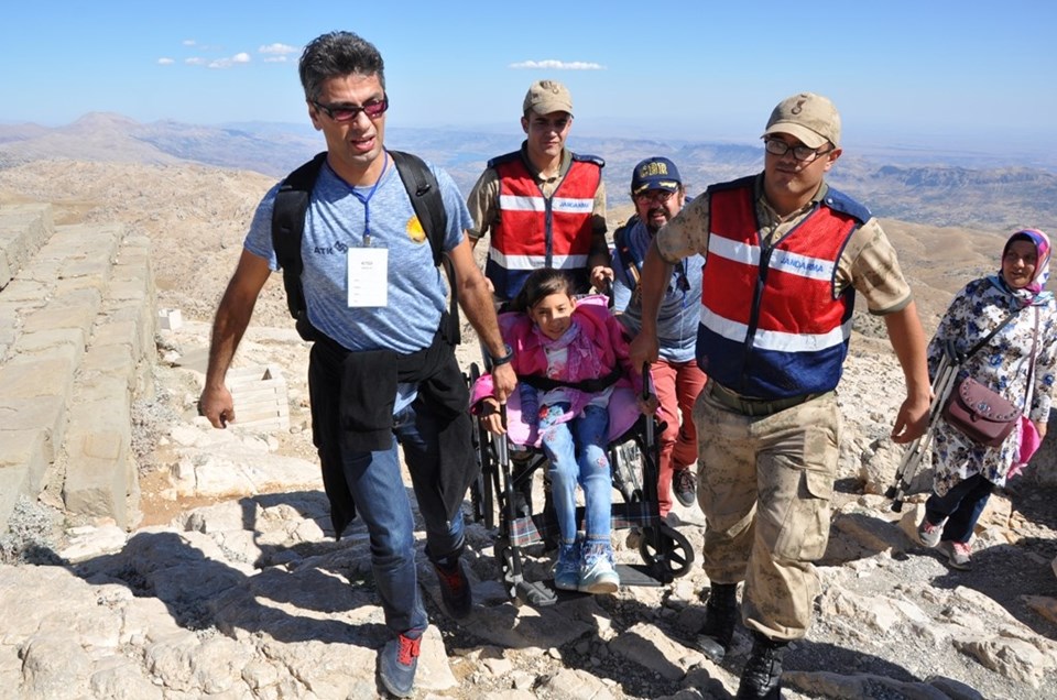 Nemrut Dağı zirvesinde fiziksel engelliler için özel konser - 1